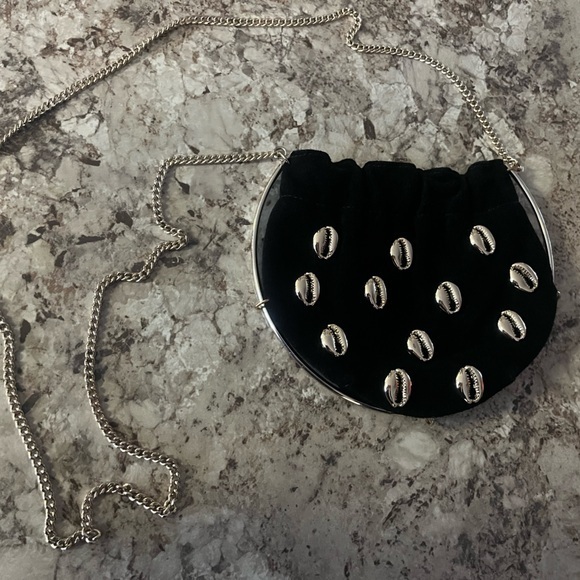 ZARA Leather Shell Design Gold Metal Frame Black Seashell‎ Small Crossbody VGC - Picture 1 of 14